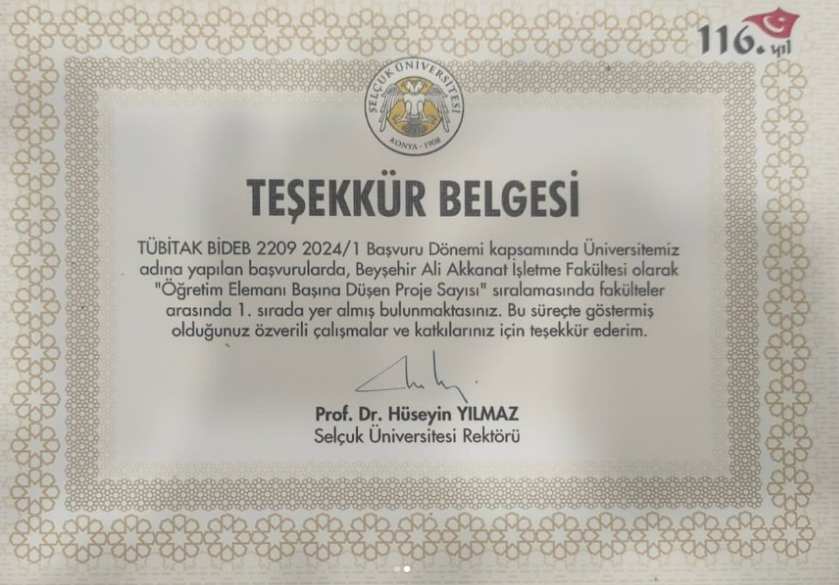 Rektörümüz Sayın Prof. Dr. Hüseyin YILMAZ Hocamızdan fakülte dekanımız Prof. Dr. İsmail AKBAL'a teşekkür belgesi takdimi